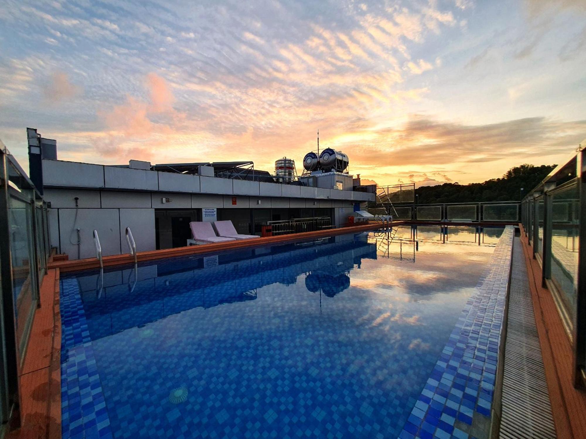 Home Park Hotel 두옹 동 외부 사진