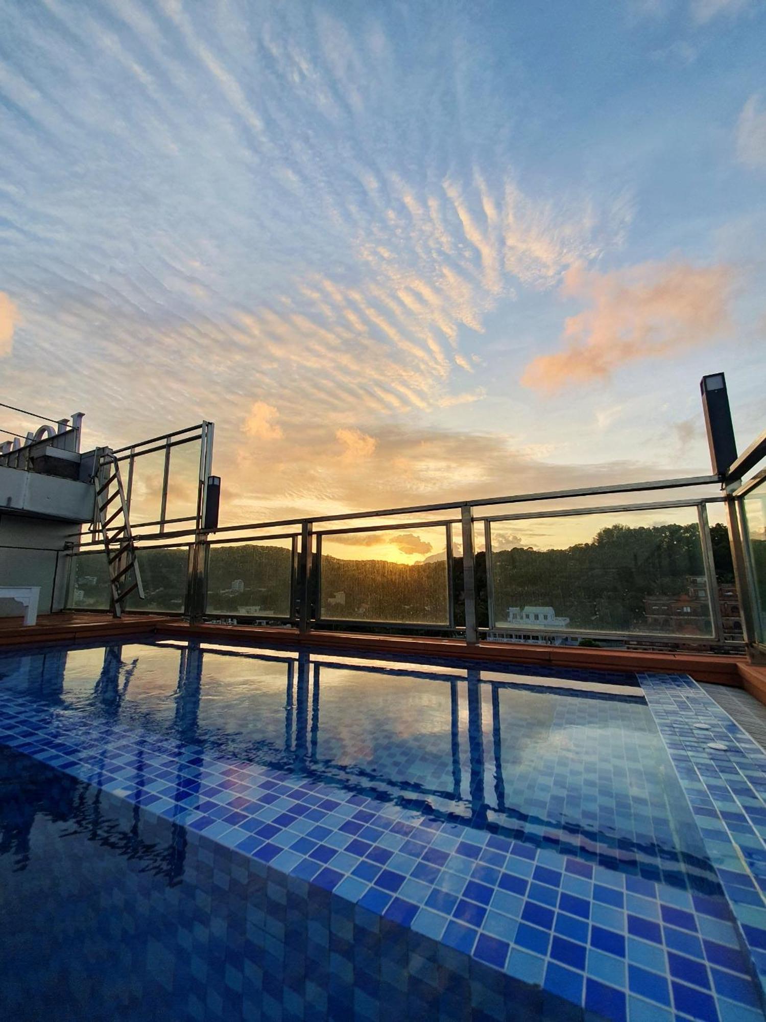 Home Park Hotel 두옹 동 외부 사진